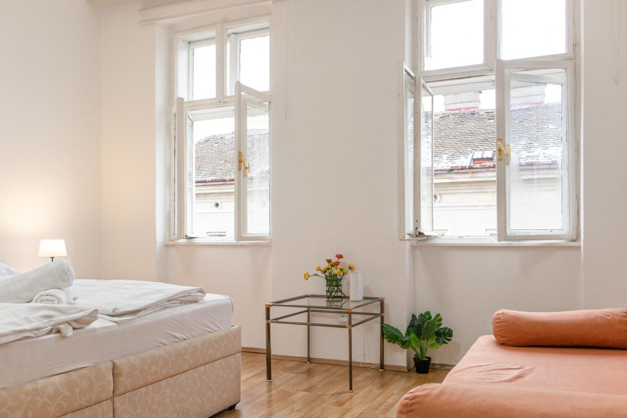 Budget City Stay - Near Wiener Stadthalle Ideal For Longstays Extérieur photo