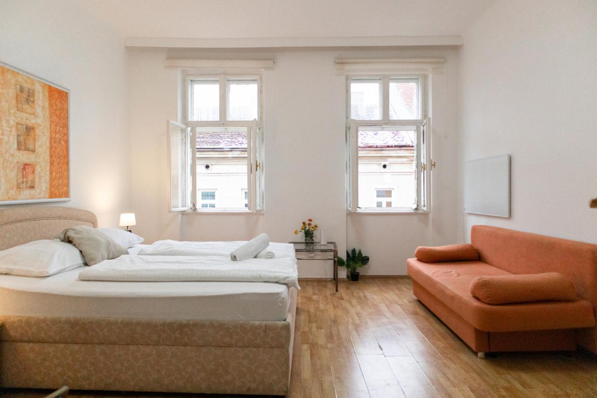 Budget City Stay - Near Wiener Stadthalle Ideal For Longstays Extérieur photo