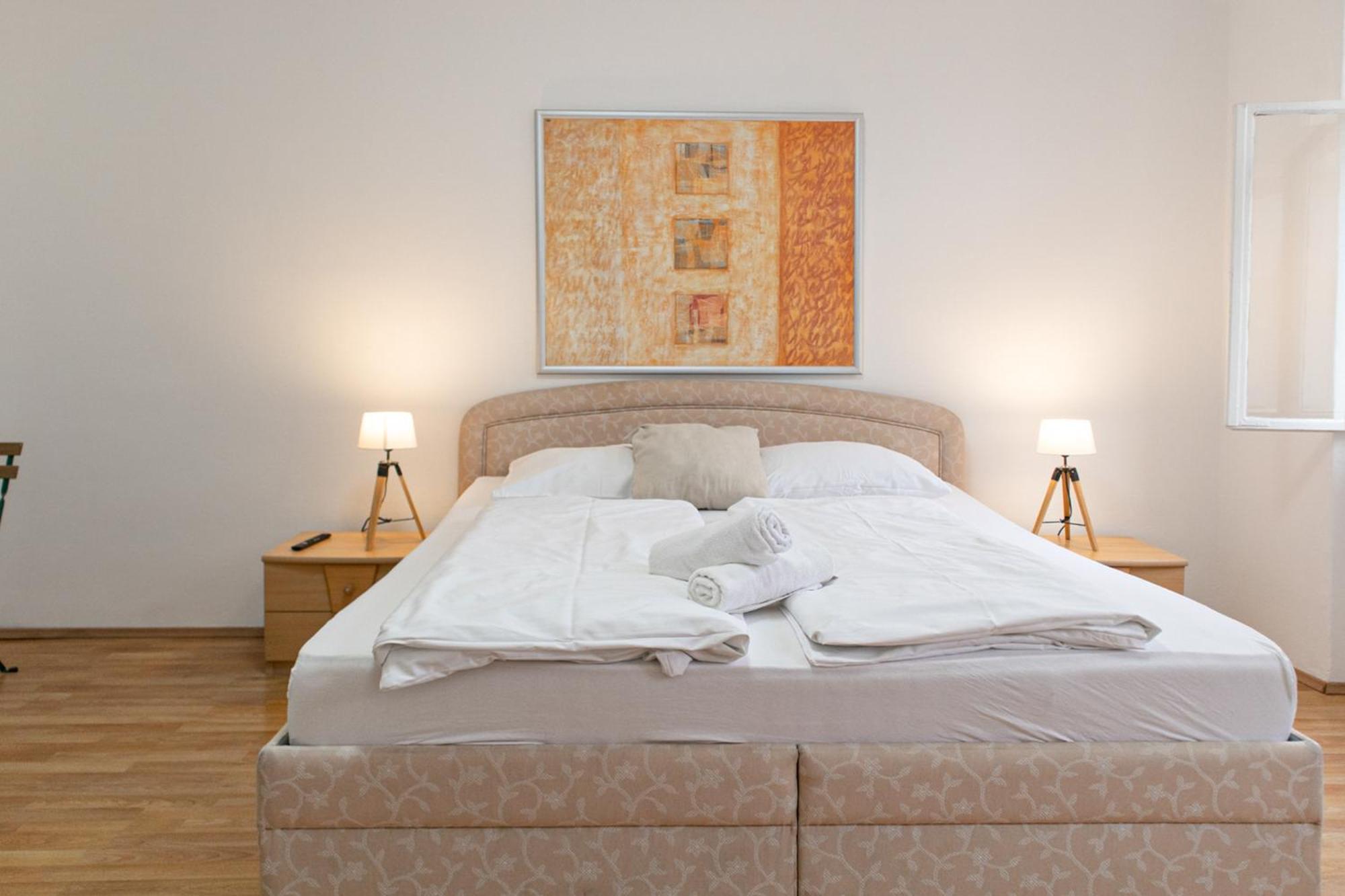 Budget City Stay - Near Wiener Stadthalle Ideal For Longstays Extérieur photo