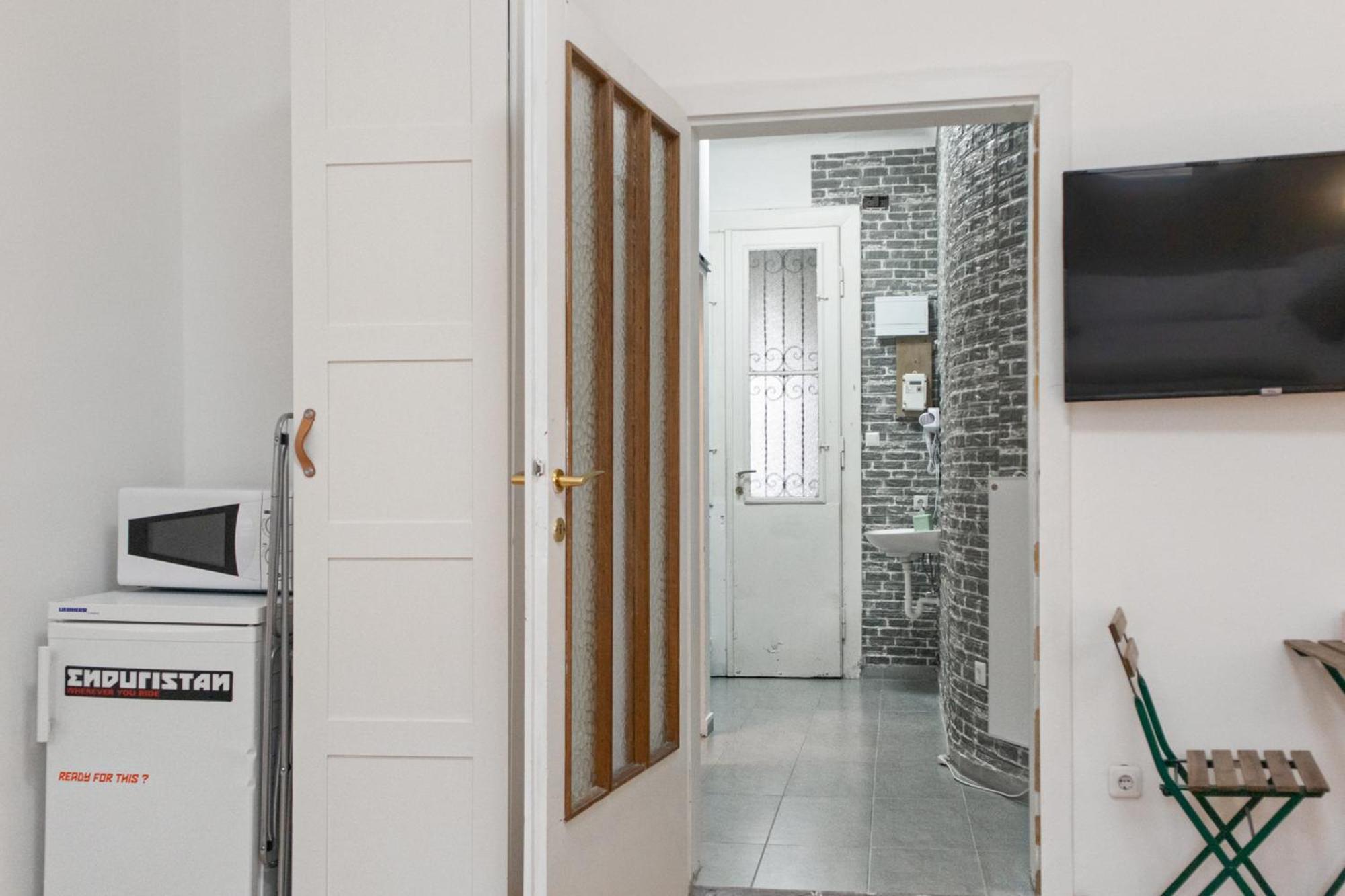 Budget City Stay - Near Wiener Stadthalle Ideal For Longstays Extérieur photo